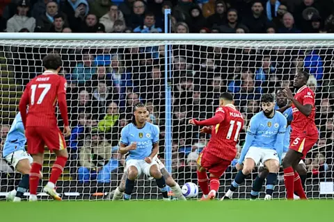 مواجهة ثأرية وكابوس جوارديولا.. 4 أرقام قياسية لصلاح قبل قمة مان سيتي وليفربول